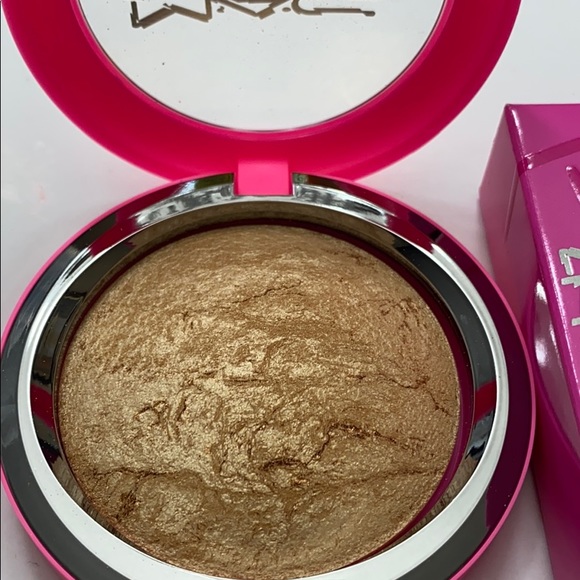 Mac Teyana Taylor Mineralize Skinfinish New in box - Picture 2 of 4